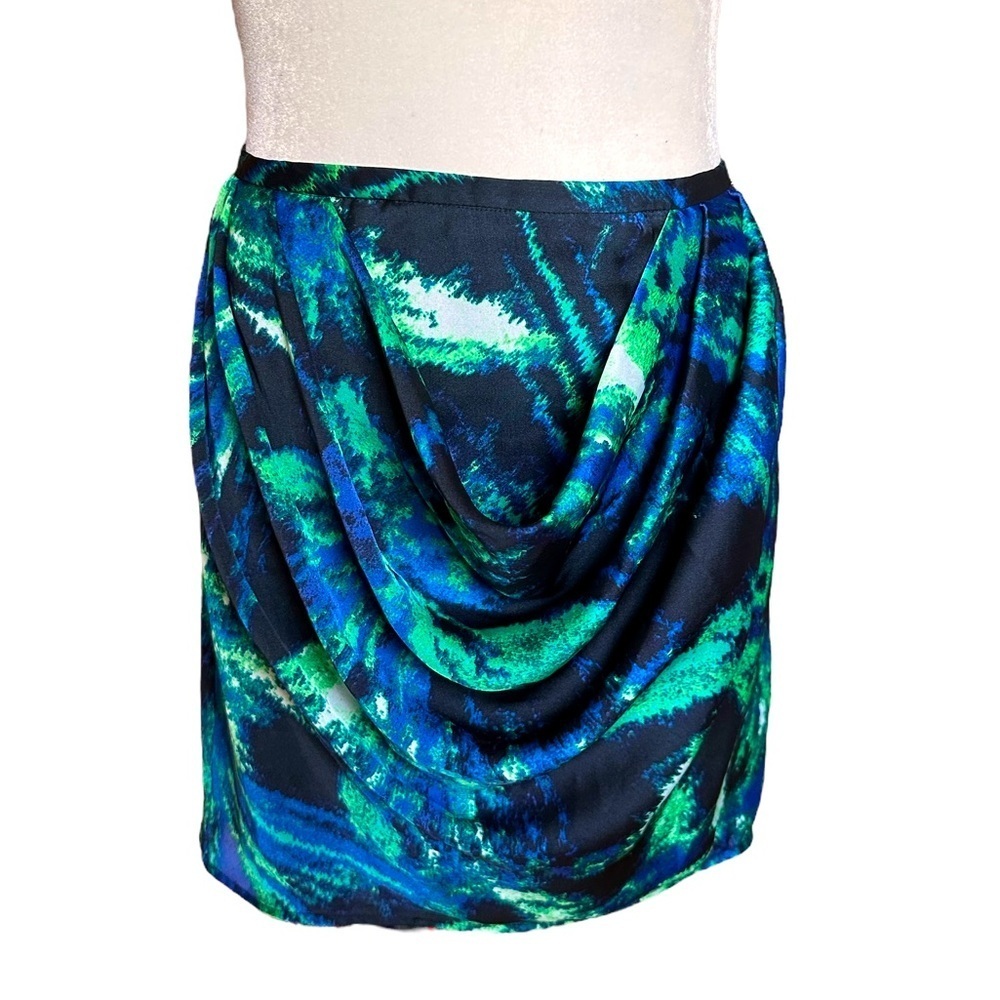 🎃 🍁 BUNDLE - 5/$15 Go International Water Tides Mini Skirt, Women’s 9